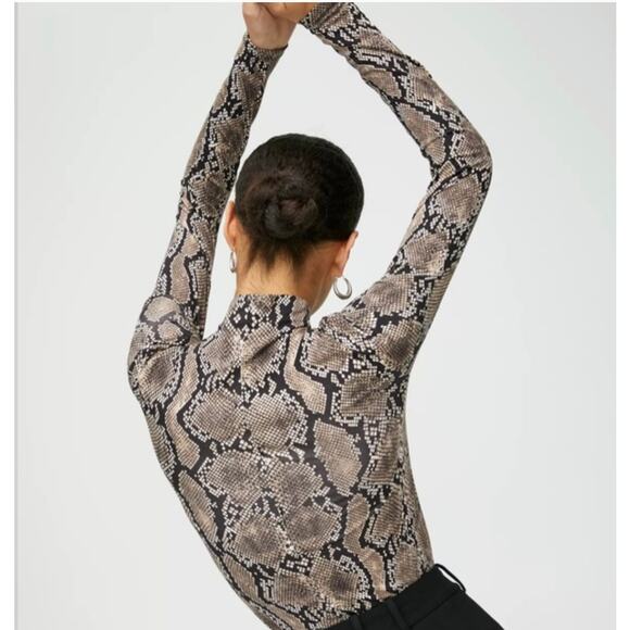 Babaton Larry Snakeprint Turtleneck Size Small - Picture 4 of 9